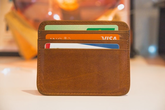 前提：海外旅行では「クレジットカード3枚持ち」が基本！